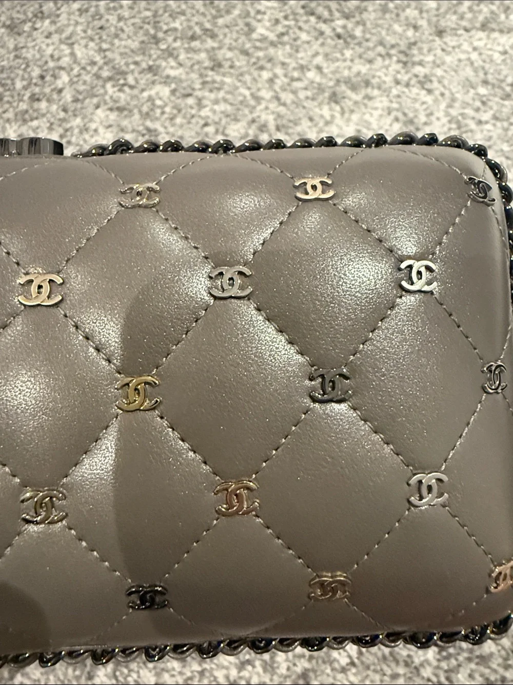 CHANEL Quilted CC-Logo Leather Wallet on Chain - Taupe Gray